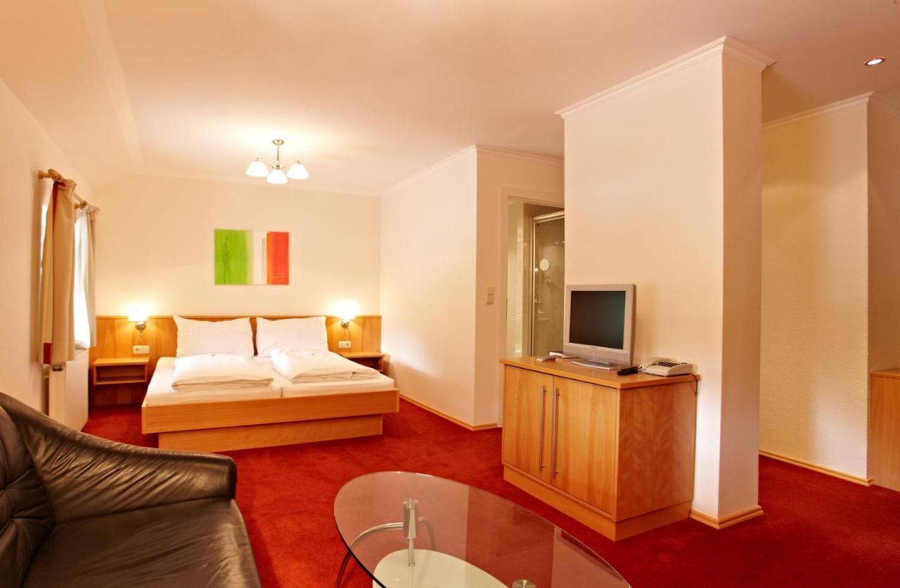 Gasthof Zum Hirschen Hotell Altaussee Rum bild