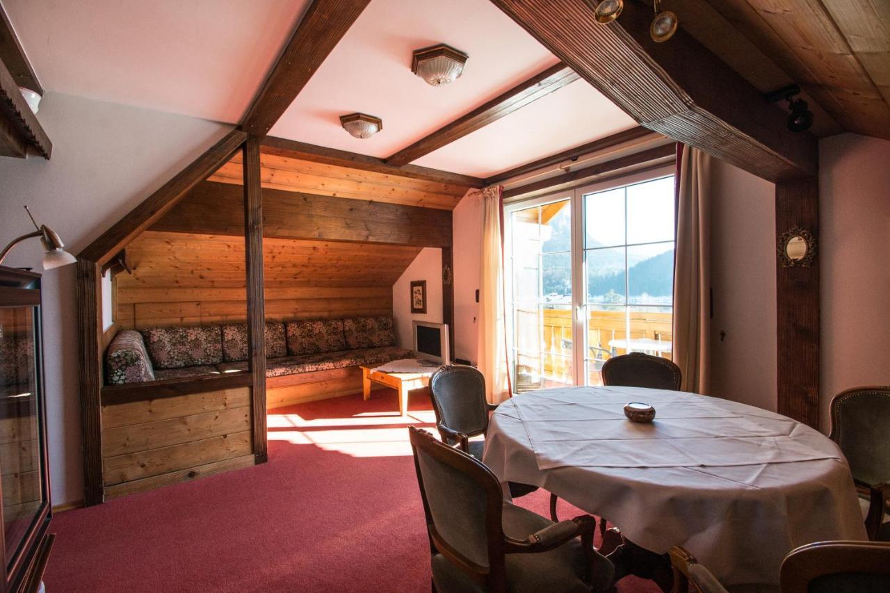 Gasthof Zum Hirschen Hotell Altaussee Rum bild