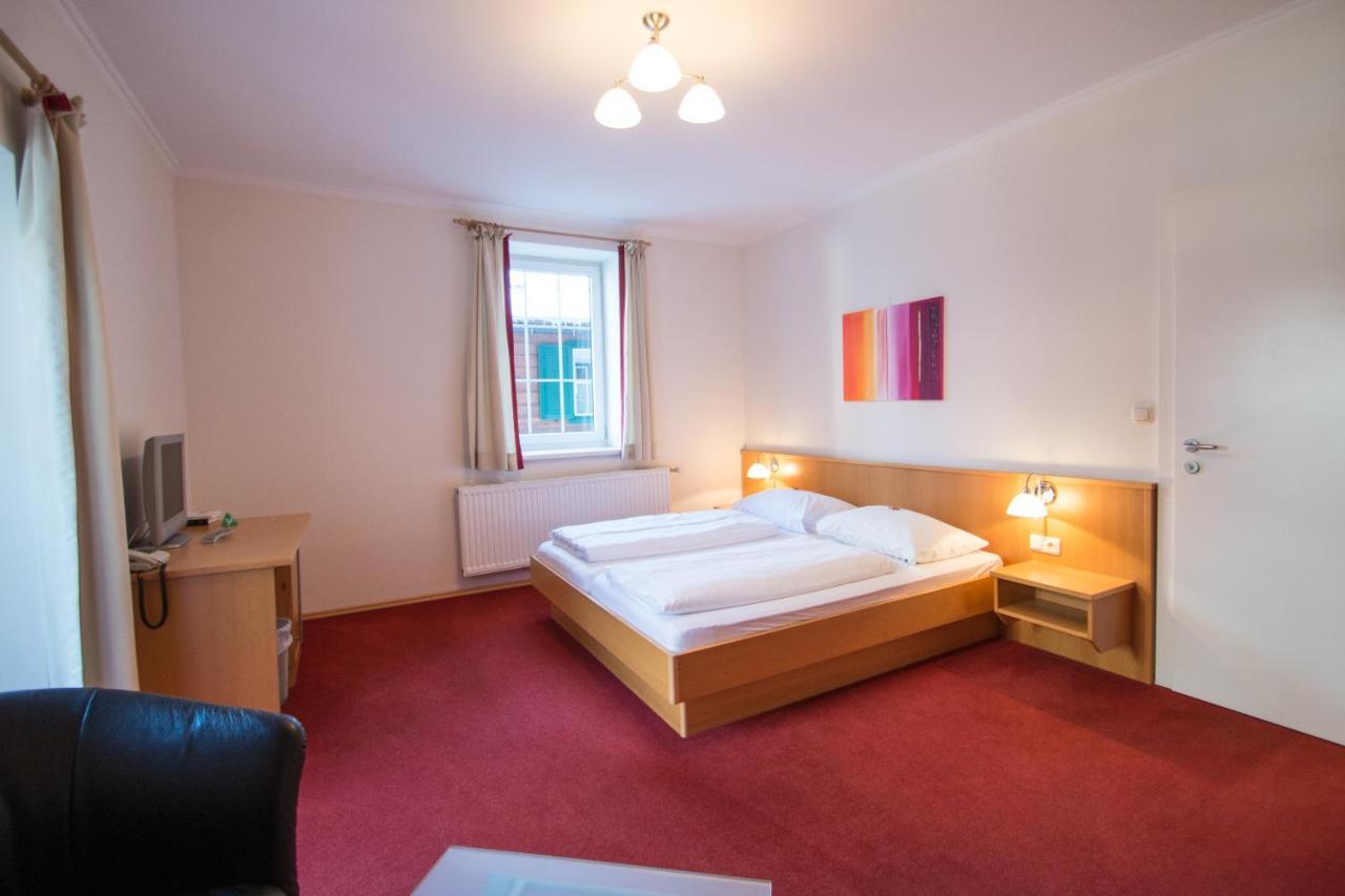 Gasthof Zum Hirschen Hotell Altaussee Rum bild